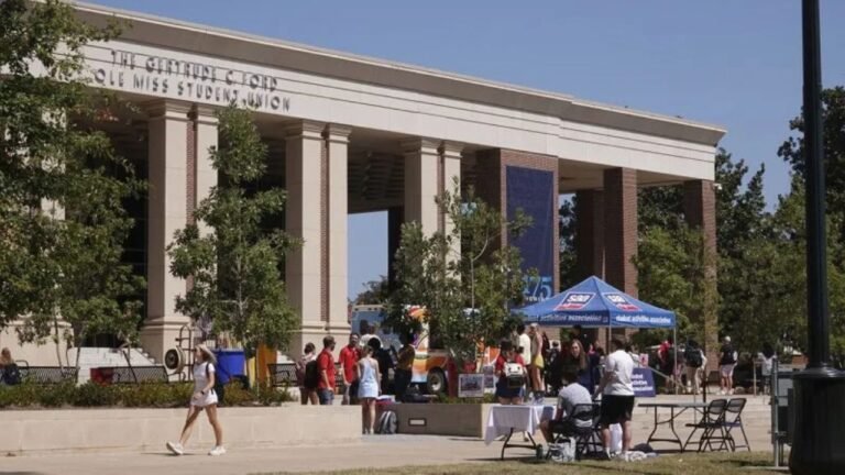 Top Discounts and Savings Programs for College Students in Mississippi