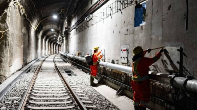 Canada Adds 67,000 Jobs in October, Surpassing Economists’ Forecasts