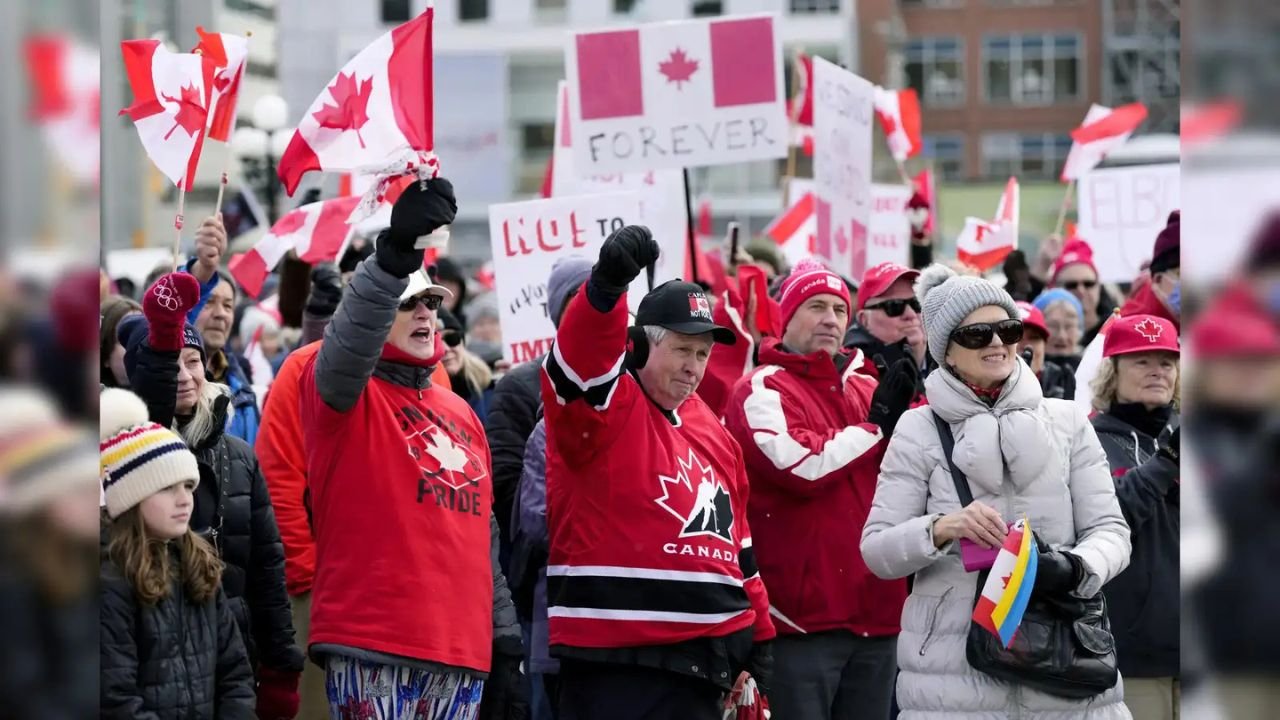 Patriotism and Deep Discounts Fuel Canada’s Holiday Shopping Surge